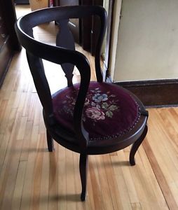 Antique Fiddlers Chair