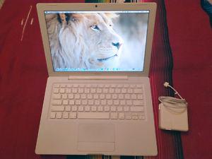 Apple Macbook with 250gb hd and brand new battery