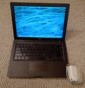 Black Apple Macbook - good battery