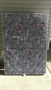 Box spring (size double)