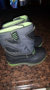 Boys winter boots Size 10