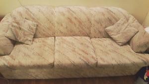 COUCH & LOVE SEAT & 2 PILLOWS