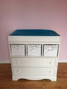 Change table dresser, pad and baskets included!