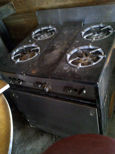 Cuisiniere propane 4 ronds / 4 burner propane stove