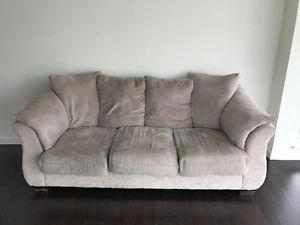 FREE COUCH IN GREAT CONDITION!! NEEDS TO GO ASAP