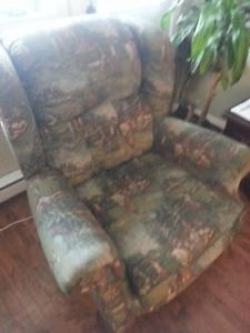 ********Golf print Wing back chair*******