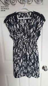 Guess Dress size medium, in new condition!