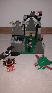 Lego  Witch's Magic Manor Complete