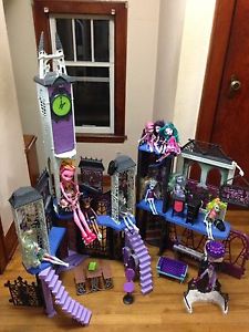 Monster High Castle Plus