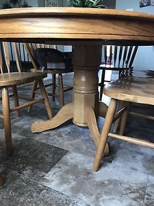 Oak table, 6 chairs and leaf