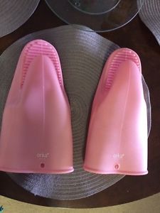 Pink pair Orka oven mitts- new!