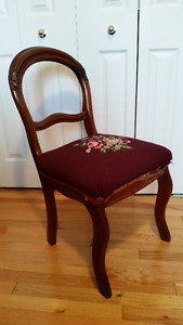 Queen Anne hardwood chair - antique