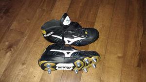 Rugby cleats