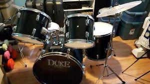 The Duke by Dixon Drum kit