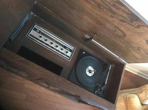 Vintage record table/radio speaker