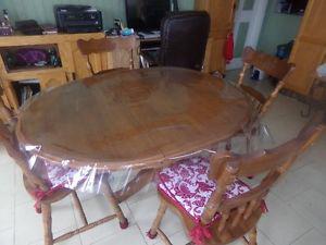 maple kitchen table &chairs