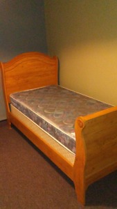 twin slade bed with boxspring and mattress