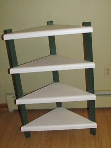 A corner shelf table