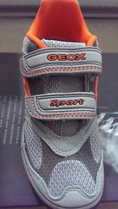 BRAND NEW GEOX runners, size 3.5