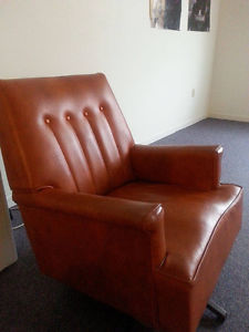 Couch-Style High Leather Reclining chair