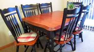 Dining table with 6 matching chairs