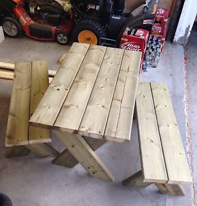 Kids picnic table & benches