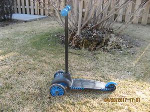 Little Tikes 3 wheel scooter asking $10