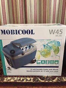 Mobicool 45 litre power cooler