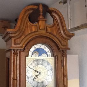 Ridgeway Grandfather Clock Excellent working condition