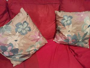 Set of 2 Floral Decor Pillows