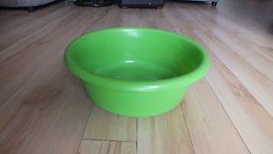 Vintage Retro Lime Green Washing Bin Perfect for Camping! $5