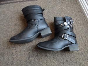 Woman's Leather Black Boots - Size 7