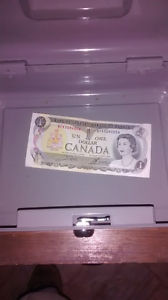  very good condition Canadian 1 dollar bill