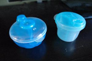 2 formula/snack containers