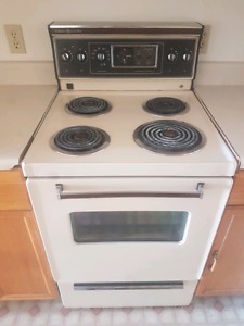 24 inch GE Electric Stove