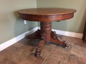 Antique Oak Pedestal table