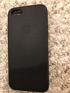 Apple iPhone 5/5s/SE leather case. New
