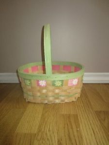 BASKET WITH FLOWERS - LIKE NEW!