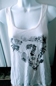 BRAND NEW - LADIES GUESS TANK!!