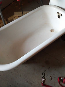 Clawfoot bathtub