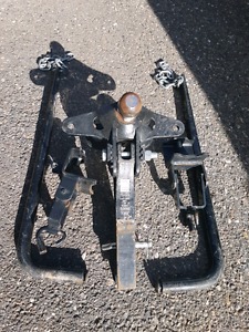Equalizer hitch and bars