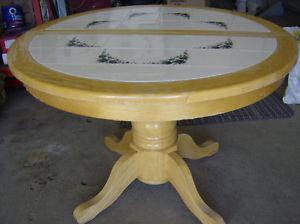 Expandable (Round) Kitchen/Dining Table, with 4 Chairs