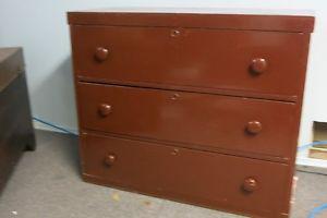 For Sale: Chext of drawers