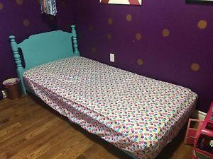 Girls twin bed