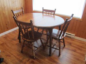 Kitchen Table and 4 chairs Solid wood