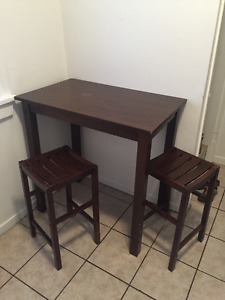 Kitchen table with 2 stools