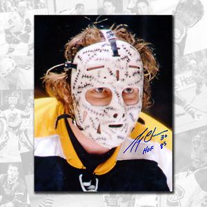 NHL Superstars and Hall of Famers Autographed 8x10 photos.