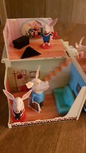 Olivia double sided play house