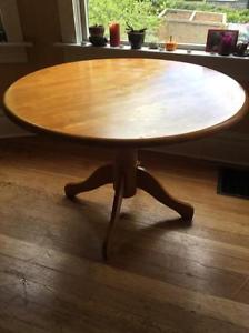 Round solid table