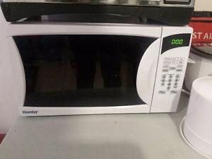 White Danby Microwave in Perfect Condition